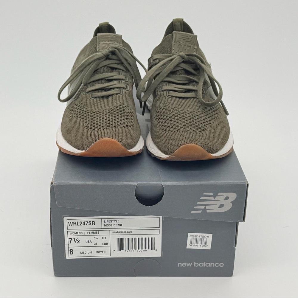 Like new! Womens New Balance WRL247SR Mode De View tennis shoes.
